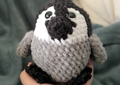 Peluche crochet pingouin